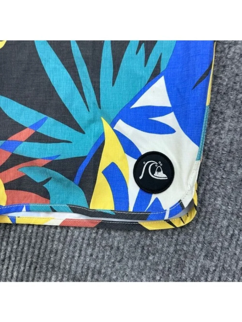 Quiksilver Highline Tropical Flow Board Shorts Swim Trunks Mens Size 32 NEW